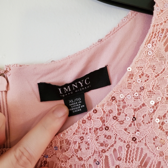 🌹Isaac Mizrahi Pink Sequin Top - Picture 3 of 8